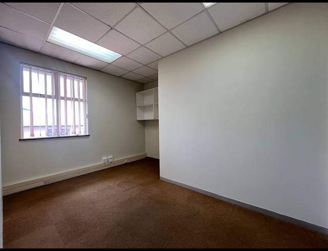 84M² OFFICE TO LET IN EMPANGENI CENTRAL